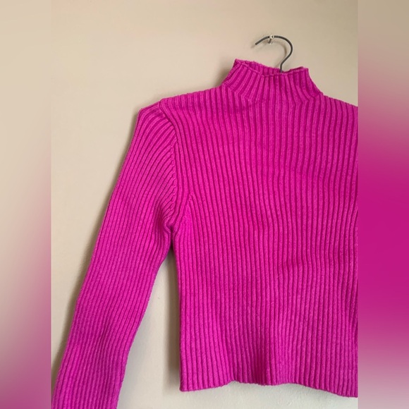 Zara Ribbed Crop Mock Neck Sweater in  Fuchsia Pink Size small Valentine’s - Picture 2 of 5